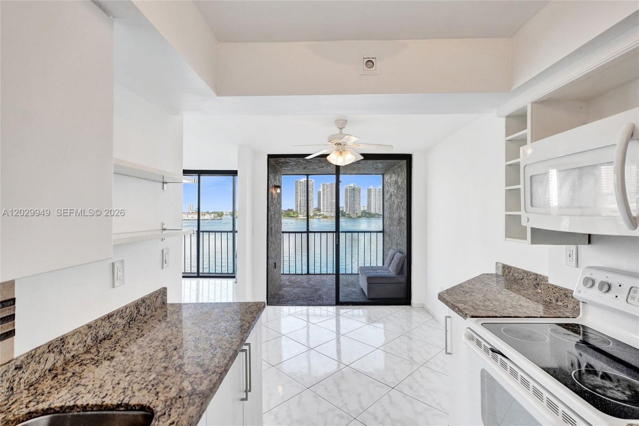 17500 N Bay Rd, Unit S403, Sunny Isles Beach, FL 33160 Photo