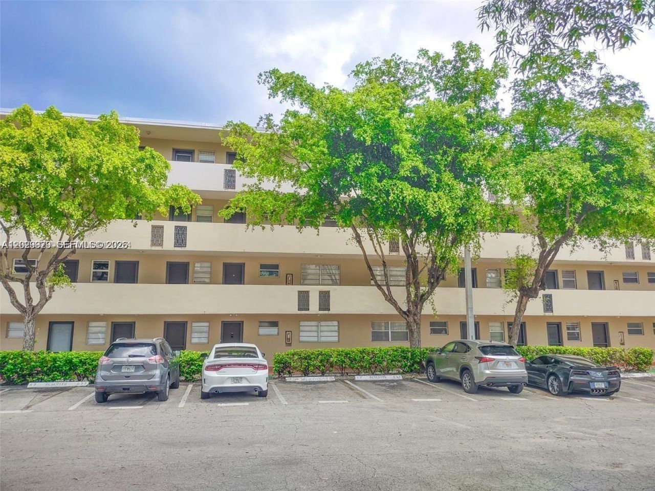 1710 NE 191st St , Unit 411-3, Miami, FL 33179 Photo