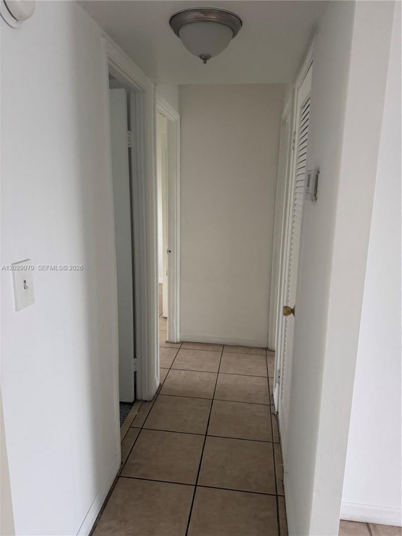 1710 NE 191st St , Unit 411-3, Miami, FL 33179 Photo