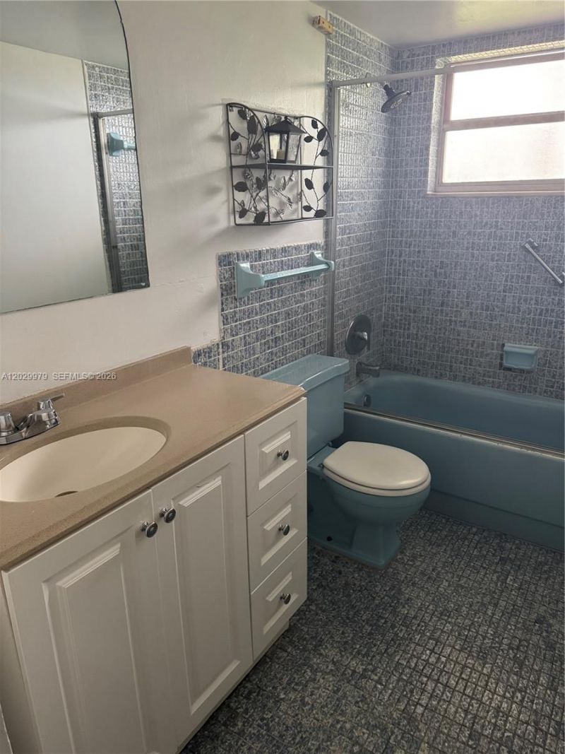 1710 NE 191st St , Unit 411-3, Miami, FL 33179 Photo
