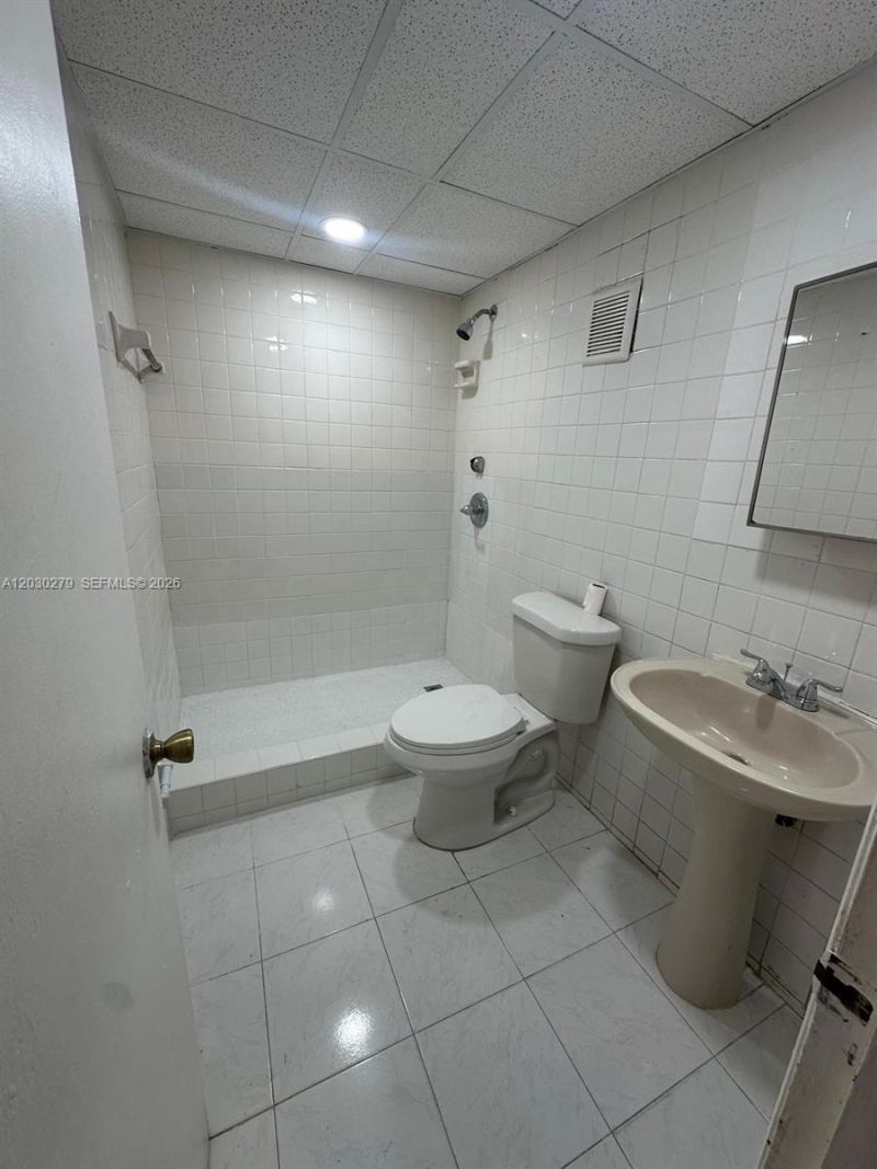 10000 NW 80th Ct, Unit 2324, Hialeah Gardens, FL 33016 Photo