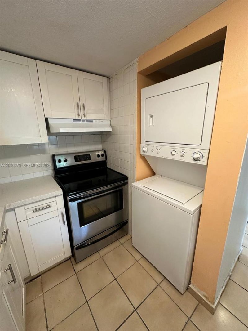10000 NW 80th Ct, Unit 2324, Hialeah Gardens, FL 33016 Photo