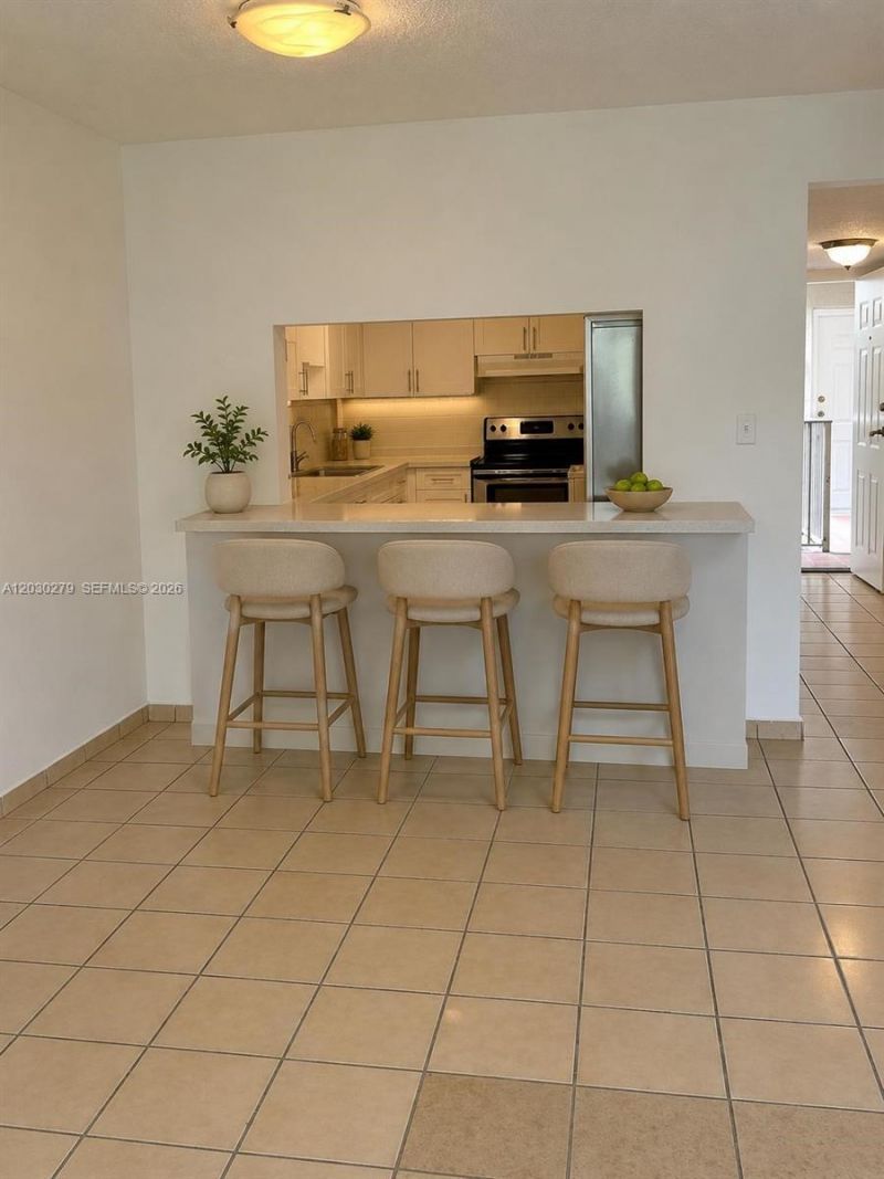 10000 NW 80th Ct, Unit 2324, Hialeah Gardens, FL 33016 Photo