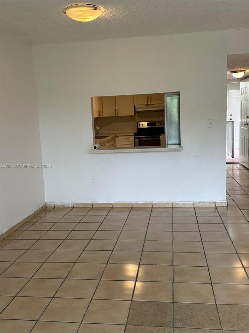 10000 NW 80th Ct, Unit 2324, Hialeah Gardens, FL 33016 Photo