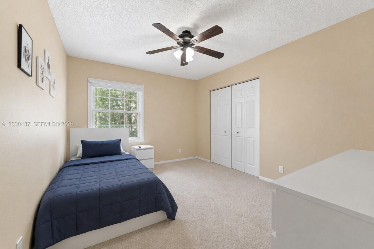 1021 NW 185th Ter , Pembroke Pines, FL 33029 Photo