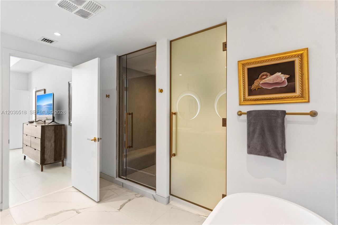 2678 Tigertail Ave , Unit PH4, Miami, FL 33133 Photo