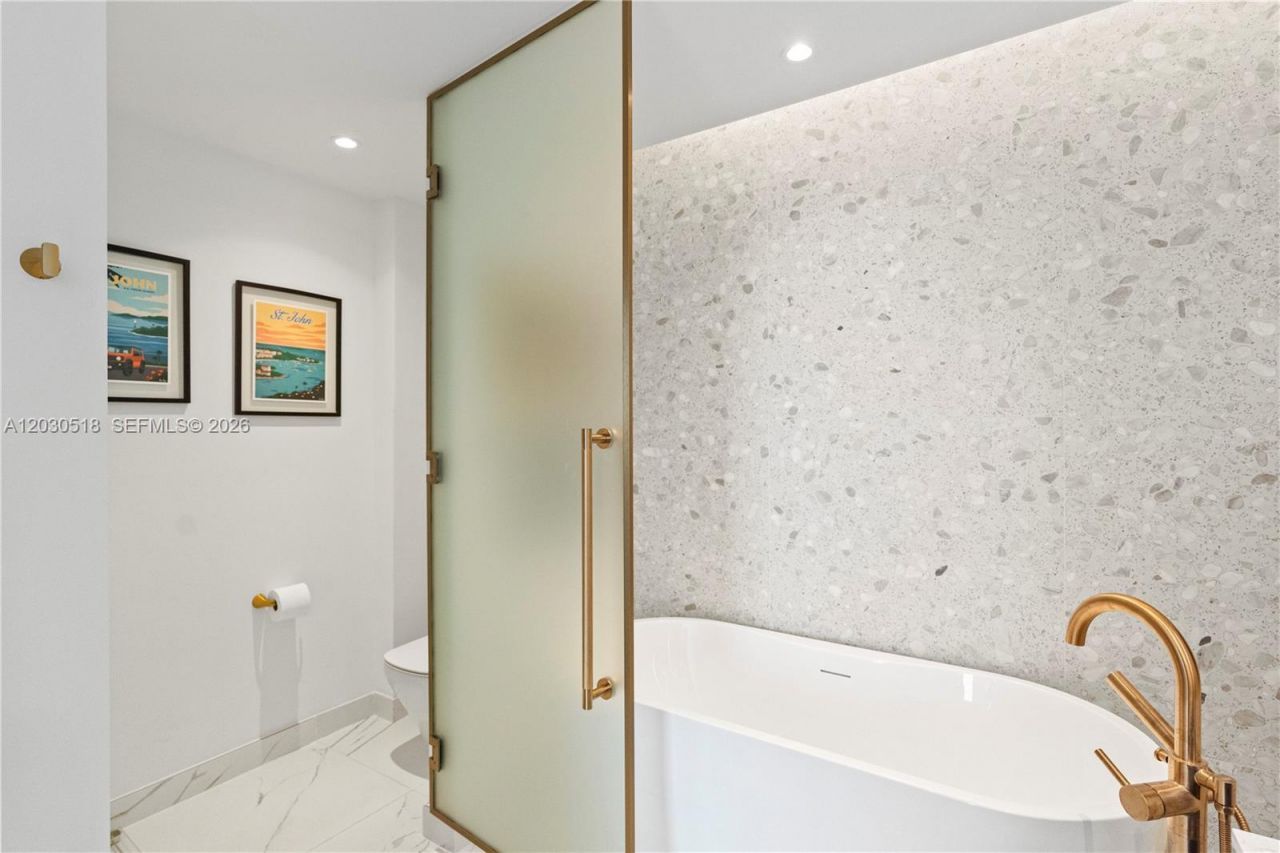 2678 Tigertail Ave , Unit PH4, Miami, FL 33133 Photo