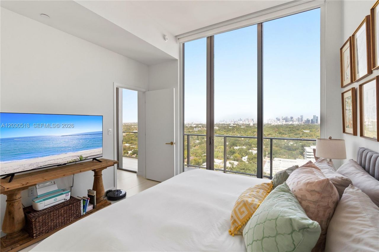2678 Tigertail Ave , Unit PH4, Miami, FL 33133 Photo