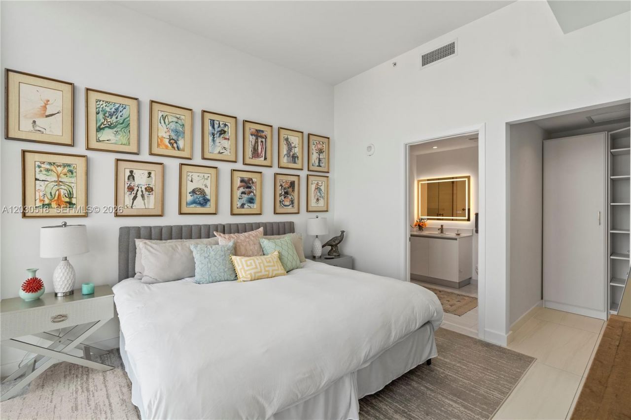 2678 Tigertail Ave , Unit PH4, Miami, FL 33133 Photo