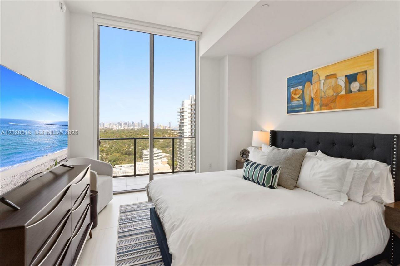2678 Tigertail Ave , Unit PH4, Miami, FL 33133 Photo
