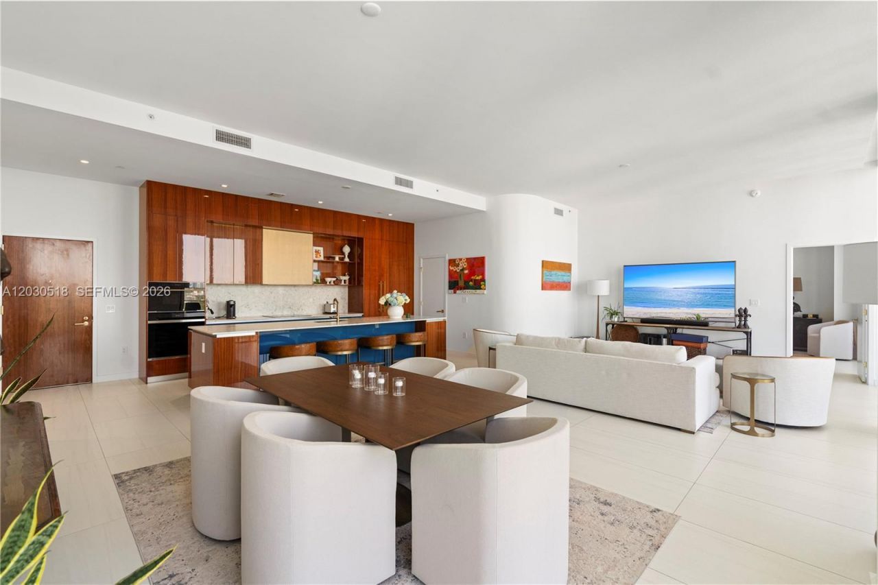 2678 Tigertail Ave , Unit PH4, Miami, FL 33133 Photo