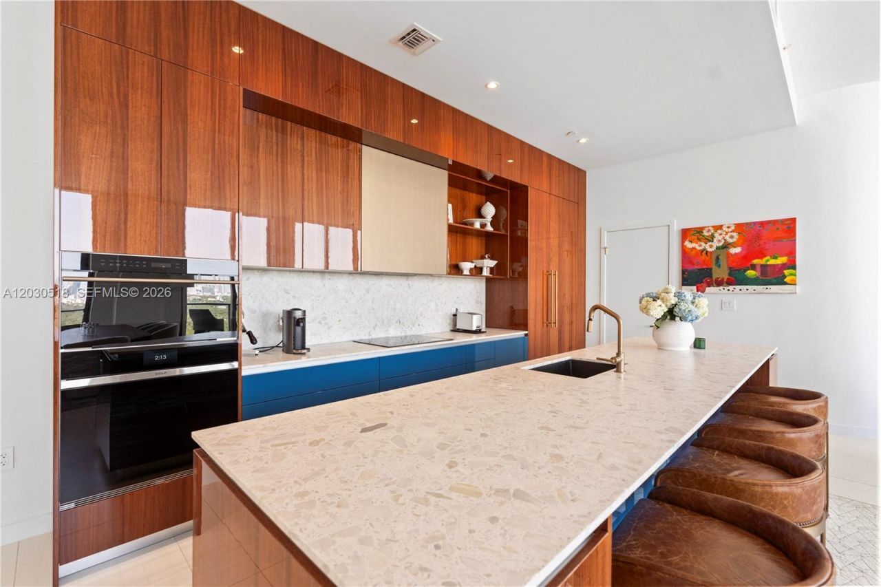 2678 Tigertail Ave , Unit PH4, Miami, FL 33133 Photo