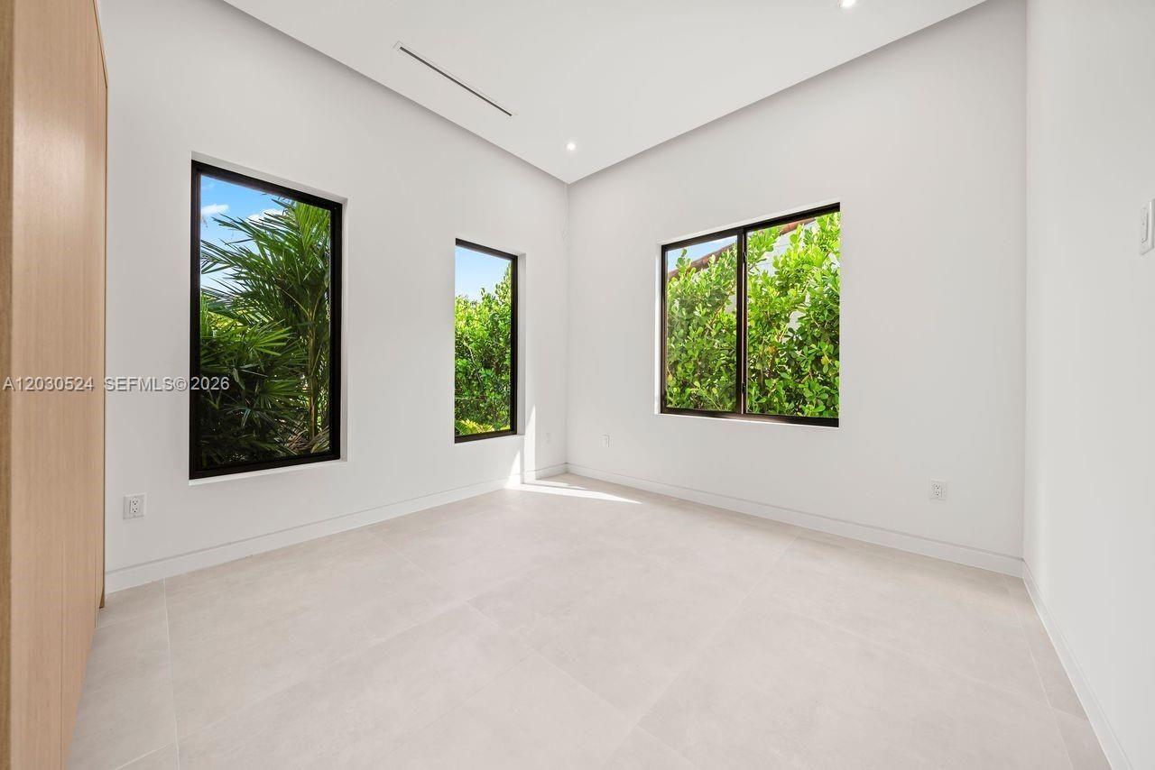 1910 SW 33rd Ave , Miami, FL 33145 Photo