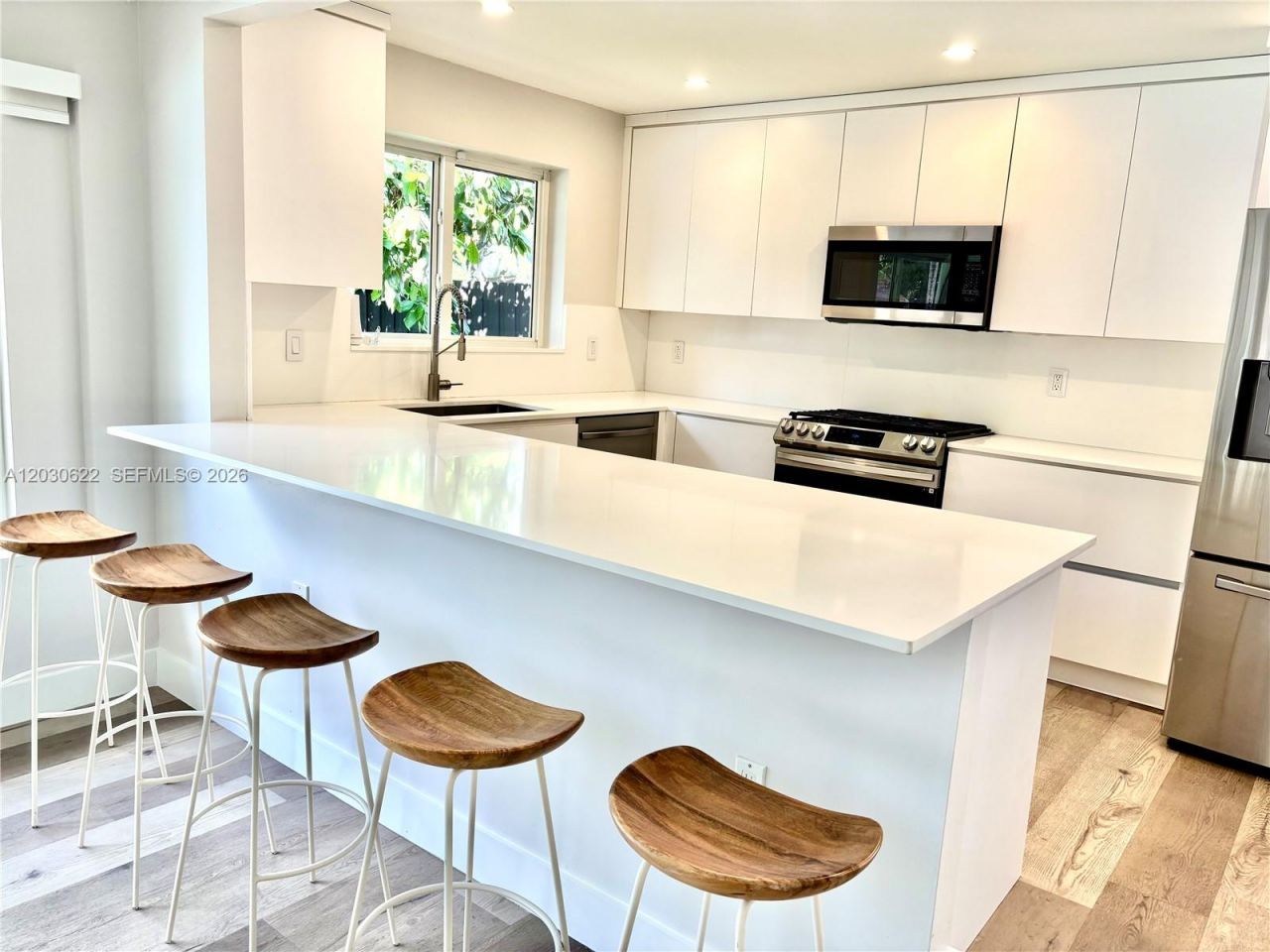 19340 NE 18th Ct , Unit 19340, Miami, FL 33179 Photo