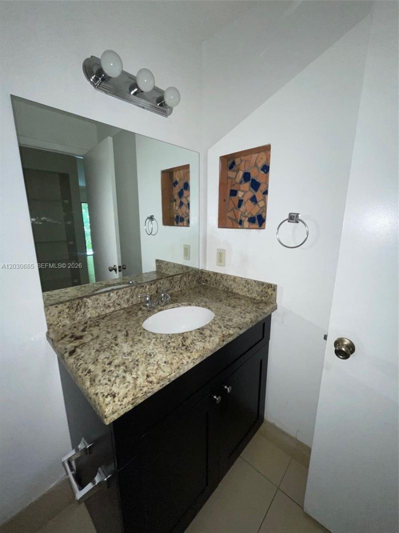 9999 Summerbreeze Dr , Unit 915, Sunrise, FL 33322 Photo