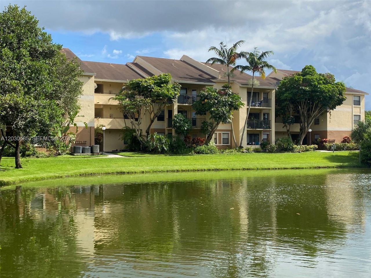 9999 Summerbreeze Dr, Unit 915, Sunrise, FL 33322 Photo