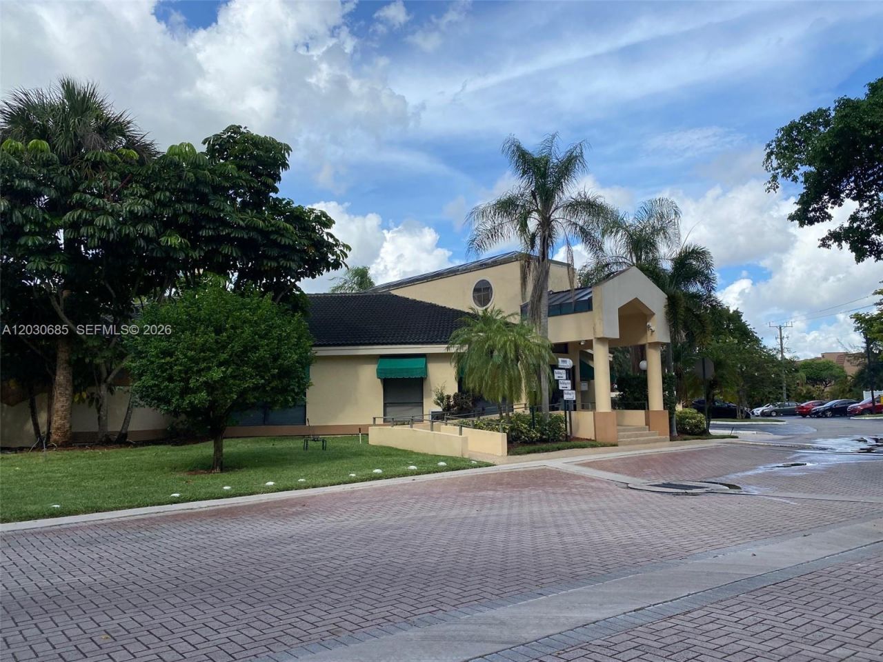 9999 Summerbreeze Dr, Unit 915, Sunrise, FL 33322 Photo