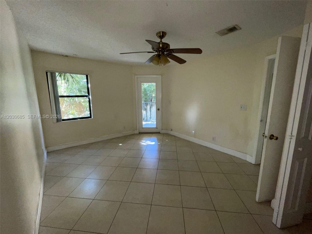 9999 Summerbreeze Dr, Unit 915, Sunrise, FL 33322 Photo