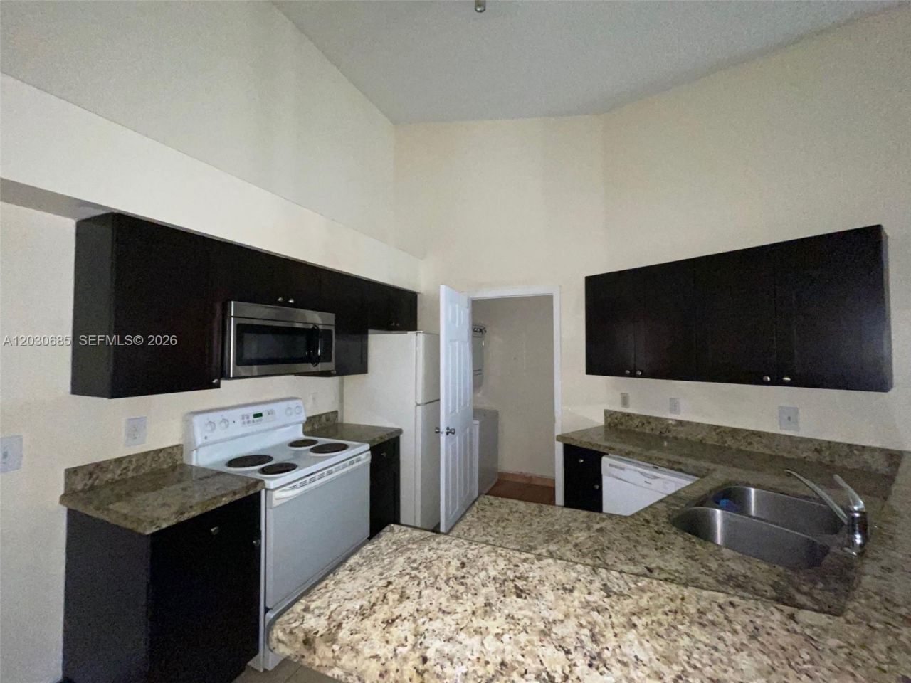 9999 Summerbreeze Dr, Unit 915, Sunrise, FL 33322 Photo