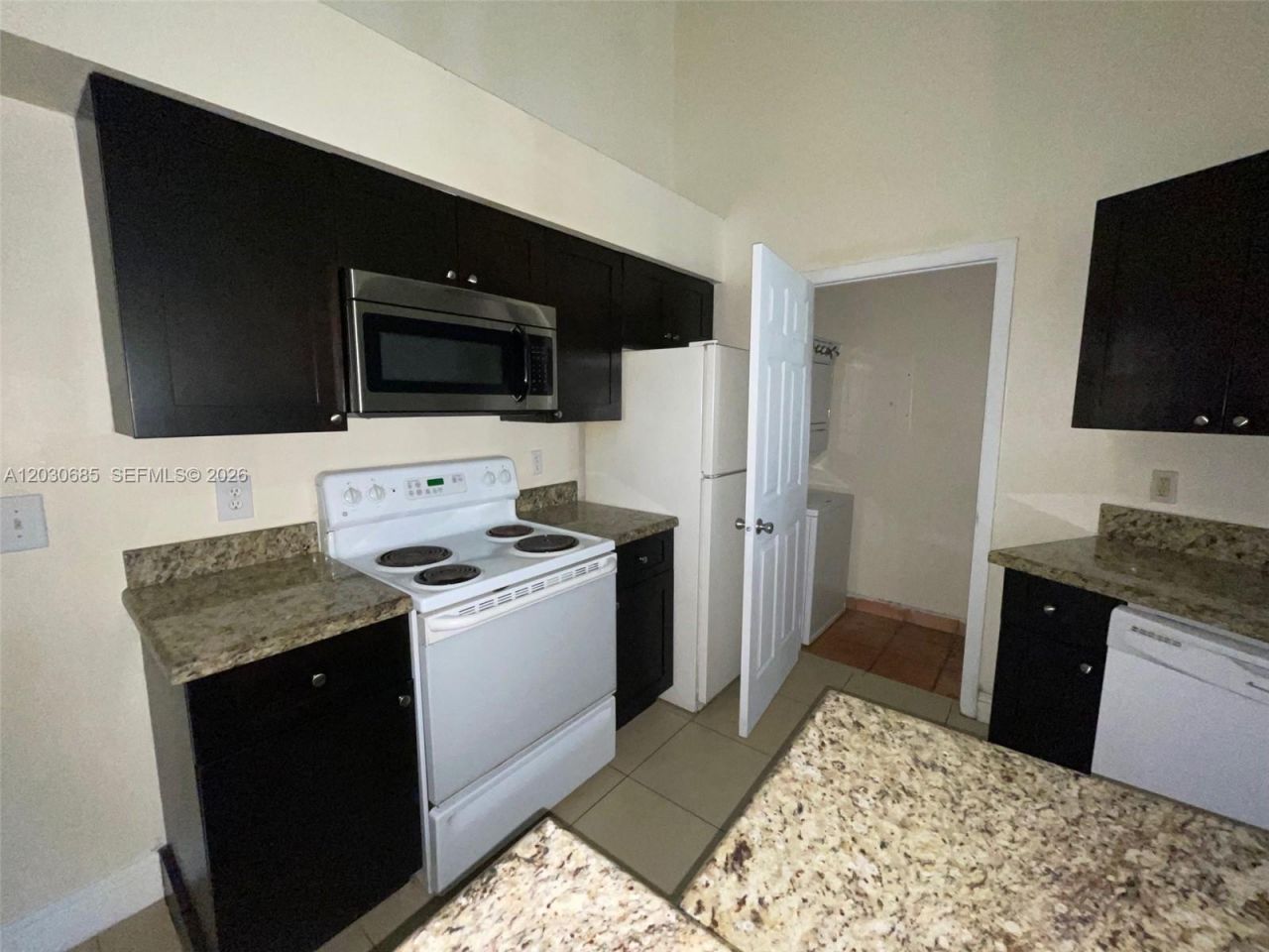 9999 Summerbreeze Dr, Unit 915, Sunrise, FL 33322 Photo