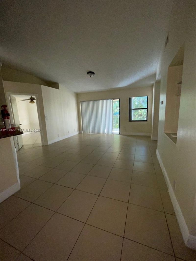 9999 Summerbreeze Dr, Unit 915, Sunrise, FL 33322 Photo