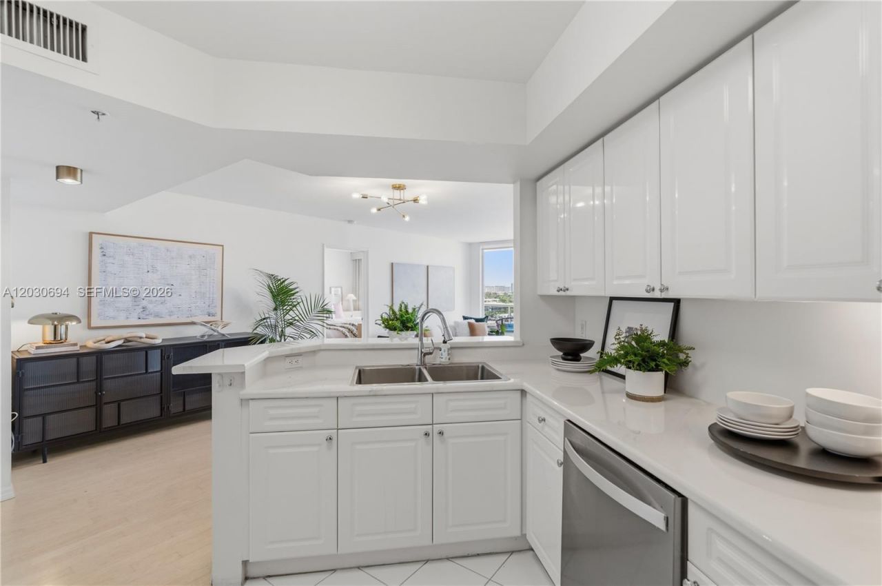 1800 Sunset Harbour Dr , Unit 1003, Miami Beach, FL 33139 Photo