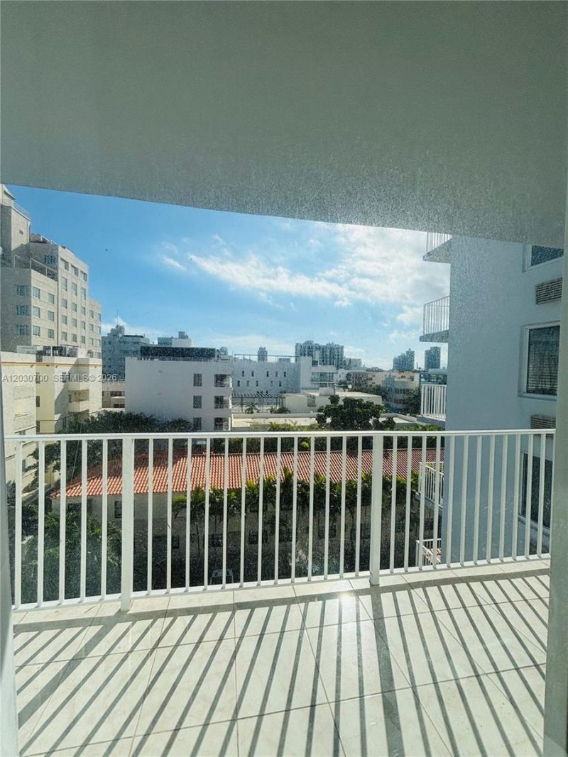 1255 Collins Ave , Unit 608, Miami Beach, FL 33139 Photo