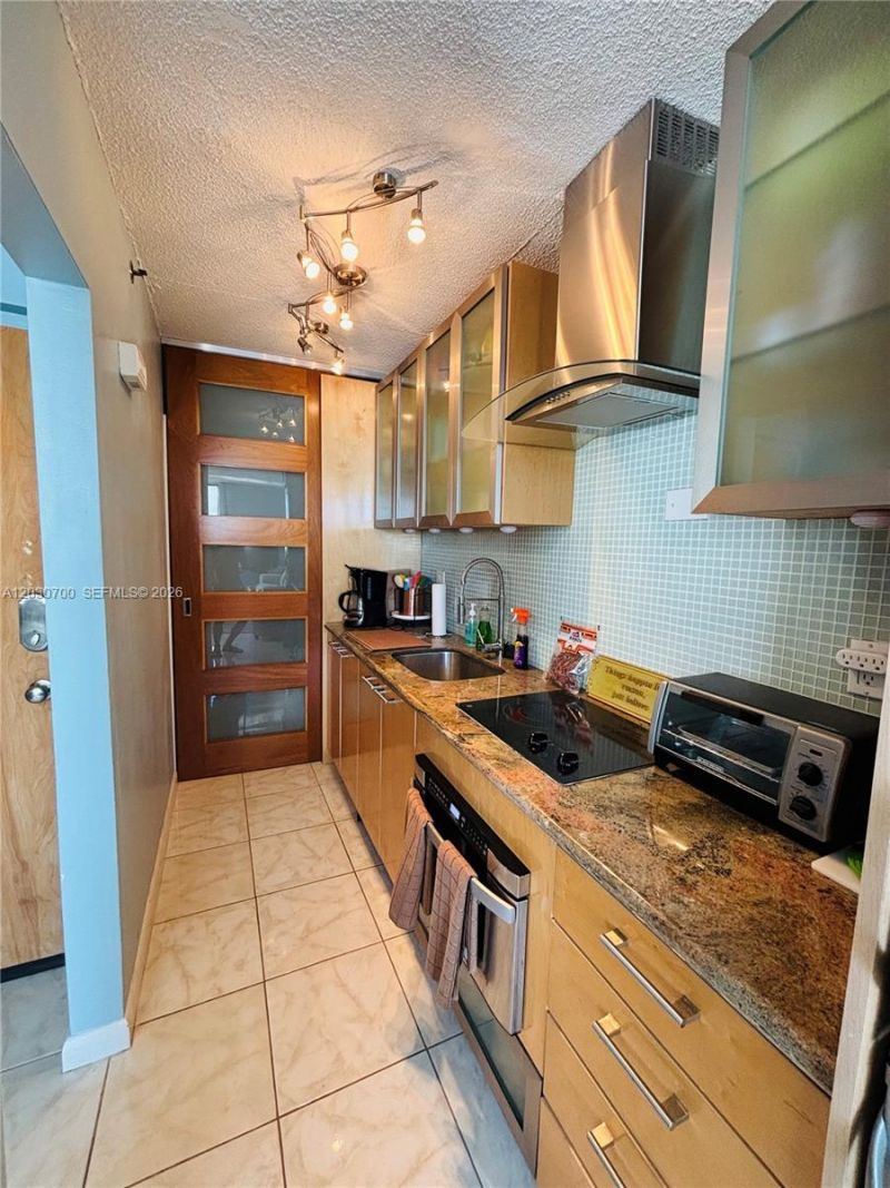 1255 Collins Ave , Unit 608, Miami Beach, FL 33139 Photo