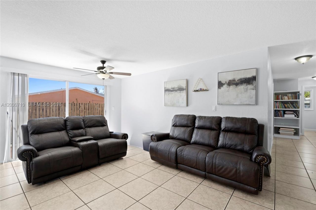1526 SE Port St Lucie Blvd , Port Saint Lucie, FL 34952 Photo