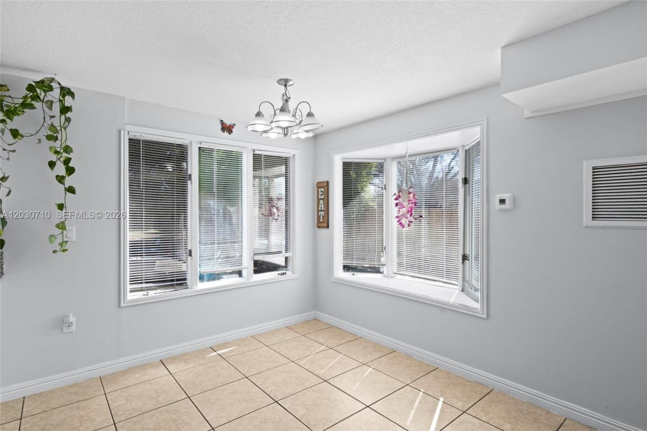 1526 SE Port St Lucie Blvd , Port Saint Lucie, FL 34952 Photo