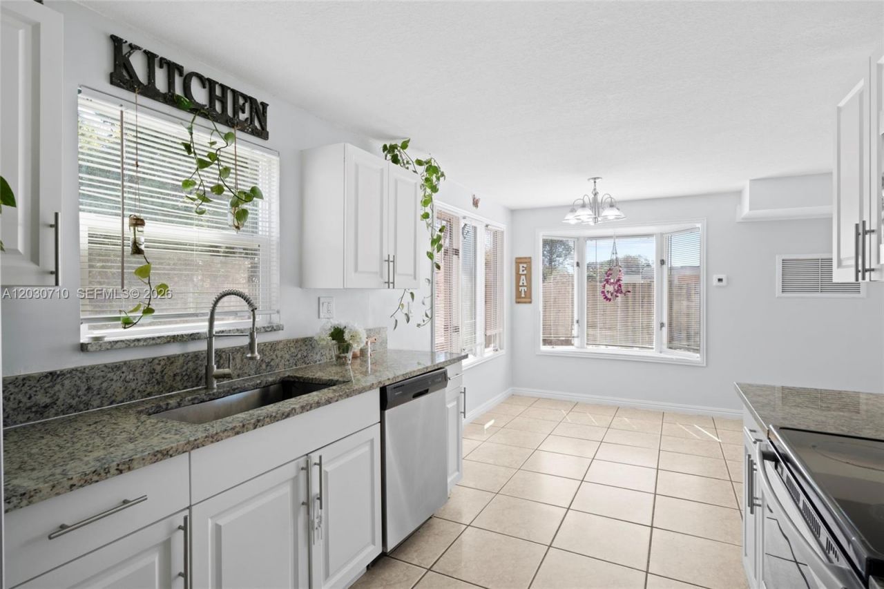 1526 SE Port St Lucie Blvd , Port Saint Lucie, FL 34952 Photo