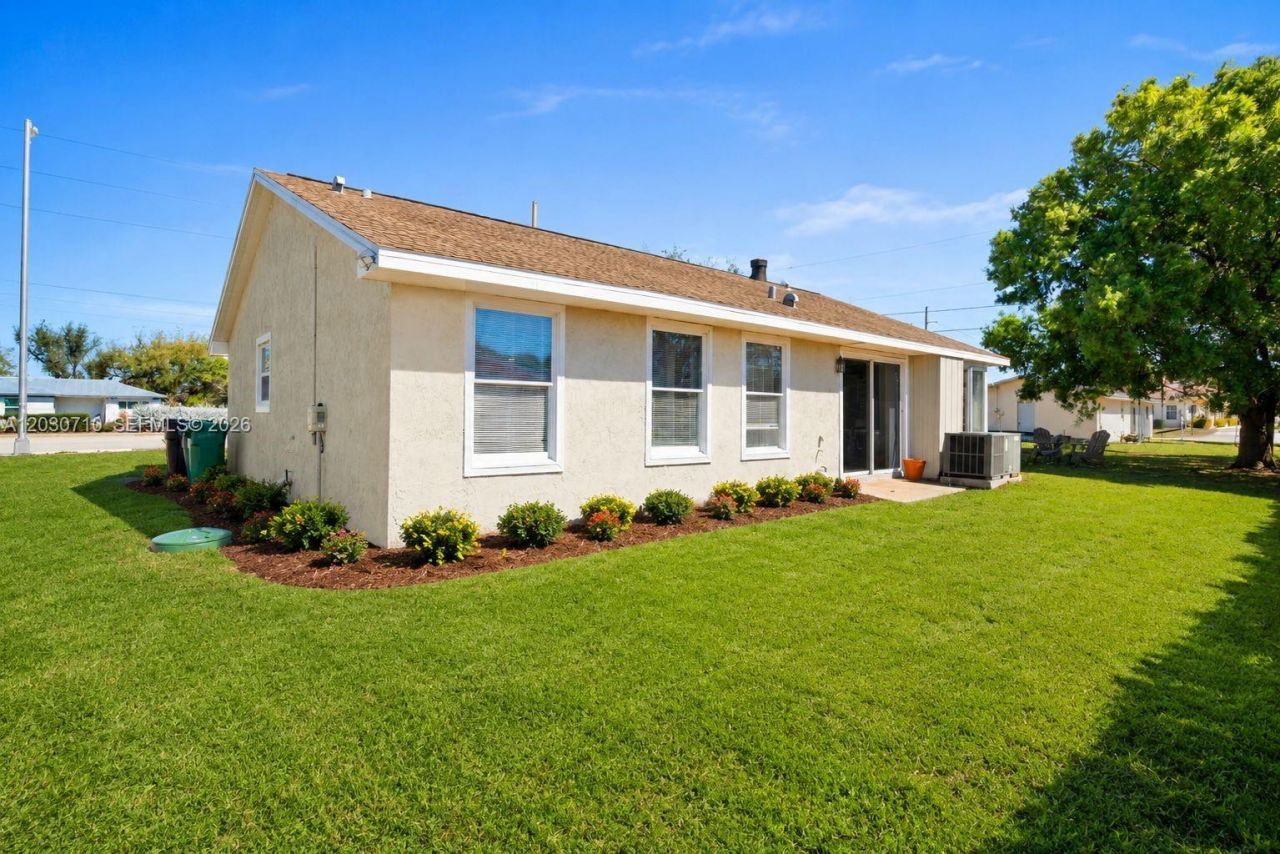 1526 SE Port St Lucie Blvd , Port Saint Lucie, FL 34952 Photo