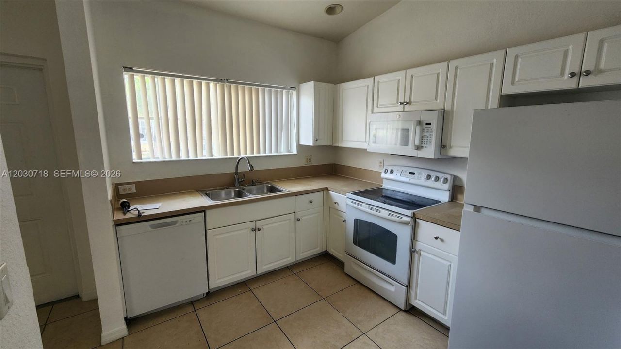 3826 SW 48th Ave , Unit 3826, Hollywood, FL 33023 Photo