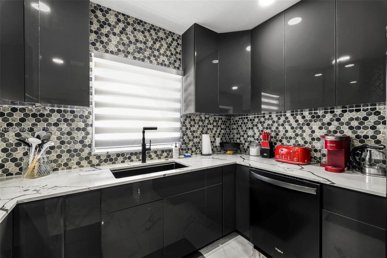 285 NW 45th St, Miami, FL 33127 Photo