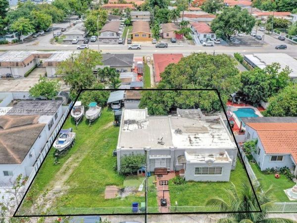3078 NW Flagler Ter , Miami, FL 33125