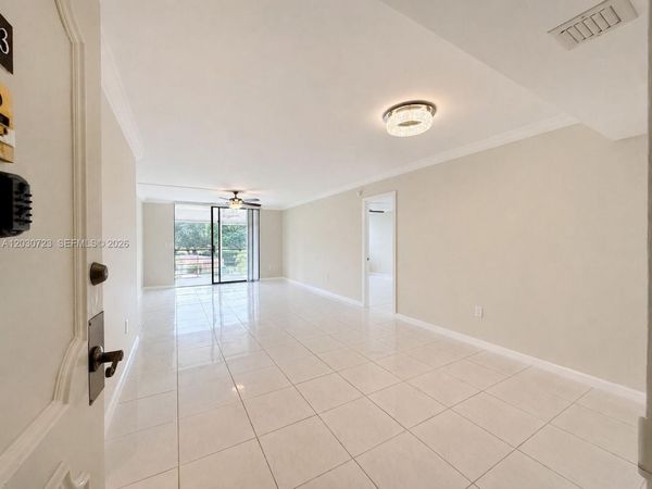 1300 St Charles Pl, Unit 303, Pembroke Pines, FL 33026