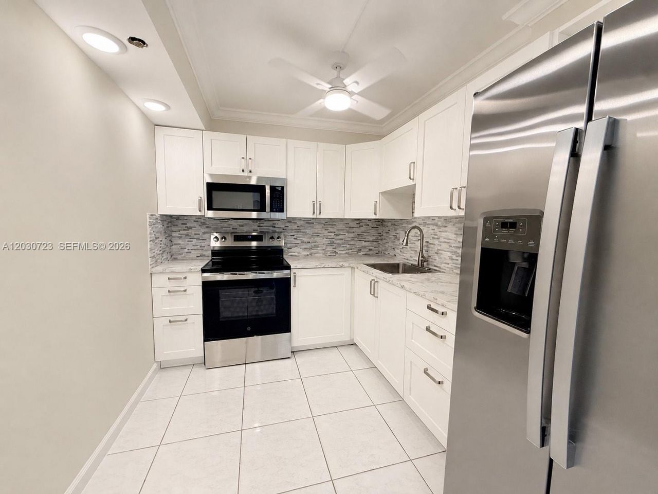 1300 St Charles Pl , Unit 303, Pembroke Pines, FL 33026 Photo
