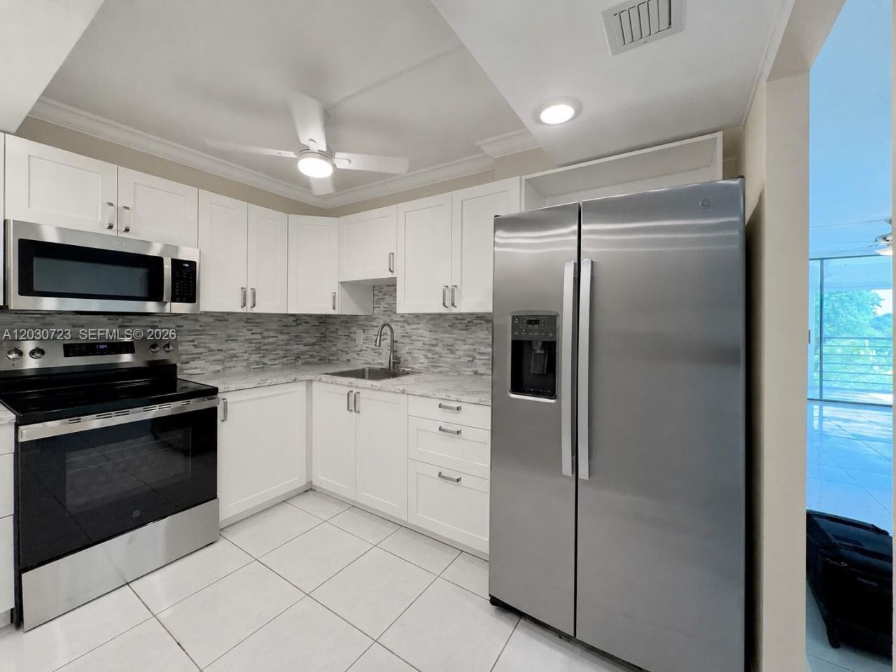 1300 St Charles Pl , Unit 303, Pembroke Pines, FL 33026 Photo