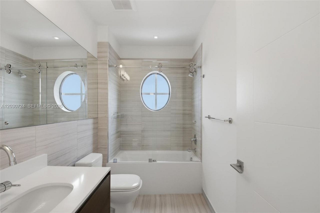 301 Altara Ave, Unit LPH902, Coral Gables, FL 33146 Photo