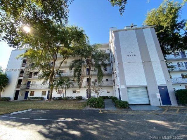 8560 N Sherman Cir, Unit 404, Miramar, FL 33025 Photo