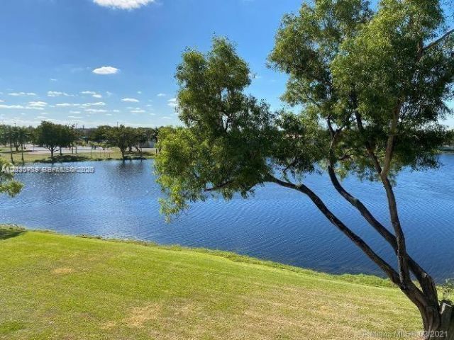 8560 N Sherman Cir, Unit 404, Miramar, FL 33025 Photo