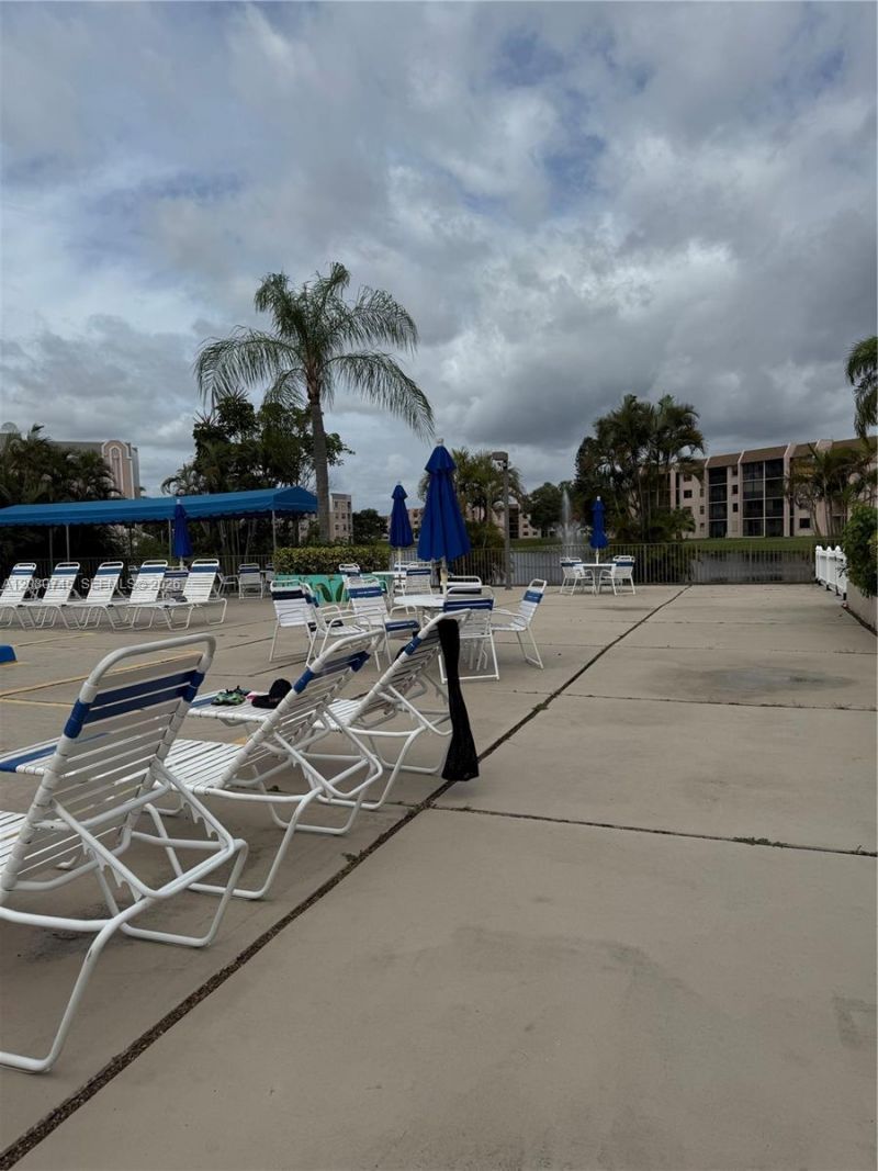 2526 N Carambola Cir N , Unit 1821, Coconut Creek, FL 33066 Photo