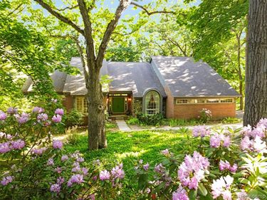 2323 Addaleen Road, Highland Twp, MI 48357
