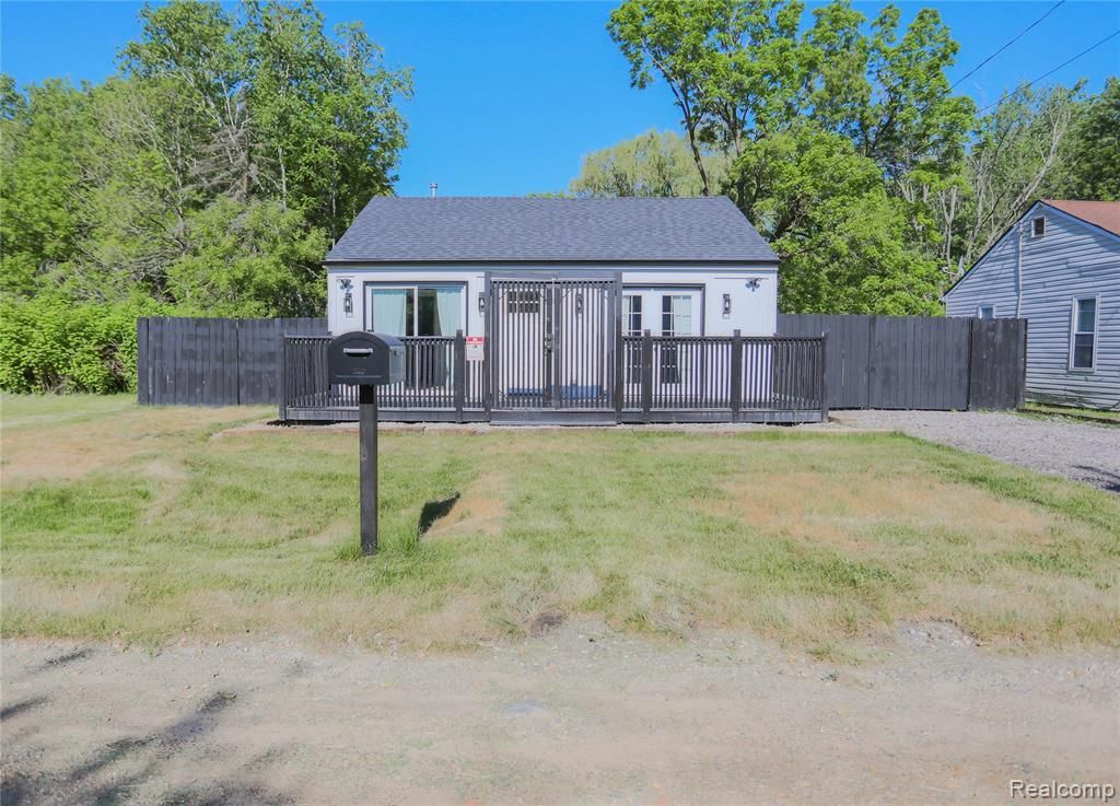 3076 Clarice Street , Burton, MI 48529 Main Photo
