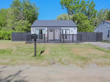 3076 Clarice Street , Burton, MI 48529
