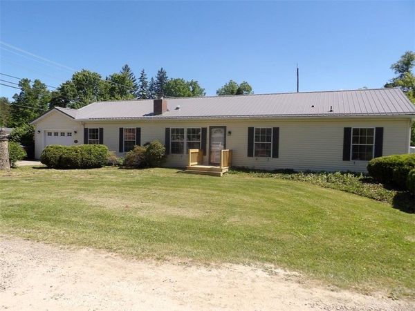 1040 Marshall St , Conneaut Lake, PA 16316