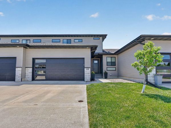 1220 Loren Drive, Cedar Falls, IA 50613