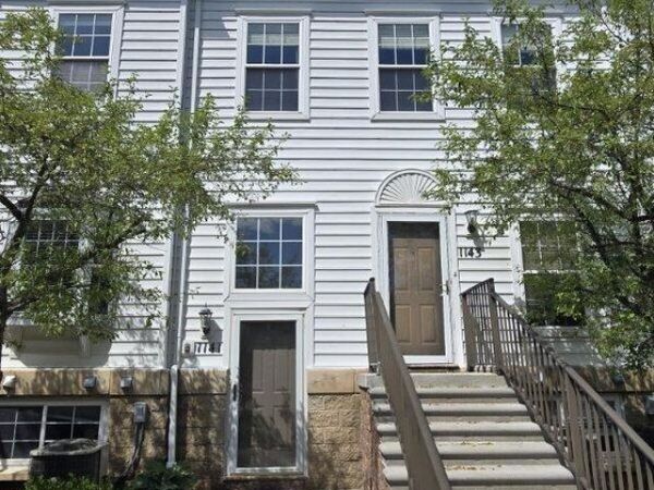 1141 Freesia Court, Ann Arbor, MI 48105