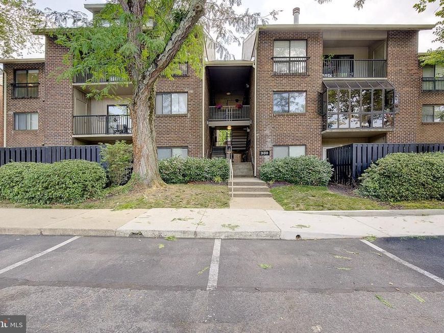 300 Hilltop Lane, Unit I, Annapolis, MD 21403 Main Photo