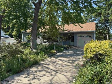 317 E FRANCES Avenue, Peoria, IL 61614